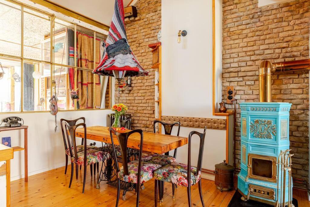 Steampunk Penthouse With Roof Terrace Appartement